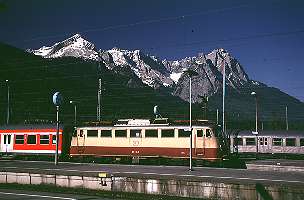 Blick vom Bahnhof Garmisch auf das Wetterstein (Alpspitze und Zugspitze) [Zum Vergrößern anklicken]