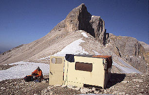 Breitgriesskarspitze mit Biwak [Zum Vergrößern anklicken]